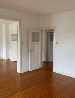 Reizvolle 3-Zimmer-Altbauwohnung in Lübeck - Lübeck