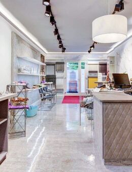 Oberndorf: Stadthaus mit 2 Wohnungen UND 1 Geschäft in bester Ortslage! "3 auf einen Streich!" - Laufen