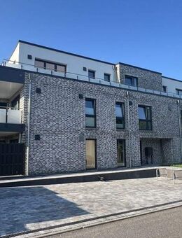 Helle Dachgeschosswohnung mit umlaufender Dachterrasse - Wacken