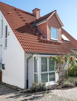 Großzügiges Familiendomizil mit Einliegerwohnung und Gartenpool - Rödermark