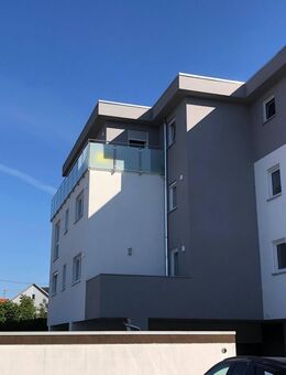 Sehr schöne, helle 4 Zimmer Wohnung mit Balkone in Laichingen. - Laichingen