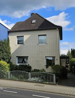 Herzlich Willkommen im Herzen von Lohmar ! Attraktives Mehrgenerationenhaus mit großem Garten. - Lohmar