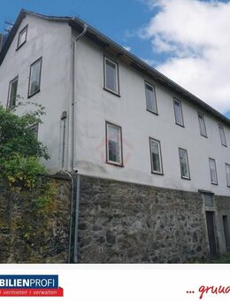 Mehrfamilienhaus unterhalb des Schlosses Dillenburg - neues Dach - Innen renovierungsbedürftig - Dillenburg