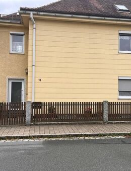 Doppelhaushälfte in Röslau: Potenzial zur individuellen Gestaltung - Röslau