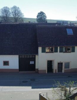 Renovierungsbedürftiges Wohnhaus mit angebauter Scheune, Doppelgarage und viel Raum für Ideen - Ehrenkirchen