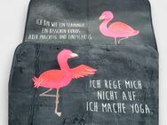Badvorleger Set Flamingo Yoga Badezimmerteppich Badteppich von Mr. & Mrs. Panda // B Ware - Bamberg