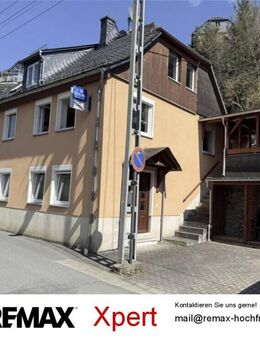 Charmantes Einfamilienhaus mit schöner Terrasse und Einliegerwohnung im Herzen von Bad Lobenstein. - Bad Lobenstein
