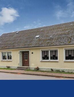 Idyllisches Einfamilienhaus mit großzügigem Grundstück und rustikaler Scheune - Klötze