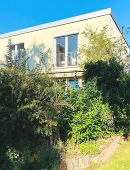 TOP ! Große Wohnung - ein Haus am Haus - mit EG/OG/KG in Fürth-Dambach - 2019 aufwändig teilsaniert ! - Fürth