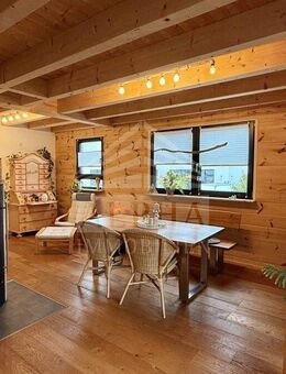 *RESERVIERT* Modernes Blockhaus-Idyllisch gelegene Doppelhaushälfte mit Büroräumen & Traumgarten - Hüttlingen