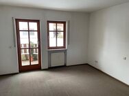 Sonnige, ruhige 3-Zimmer-Wohnung, gut geschnitten mit Balkon und Terrasse inkl. Tiefgaragenstellplatz - Hilpoltstein