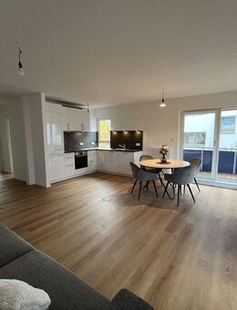 Helle, hochwertig sanierte 2-Zimmer-Wohnung (65 m²) mit Balkon & TG - Erstbezug, möbliert - Wiesbaden