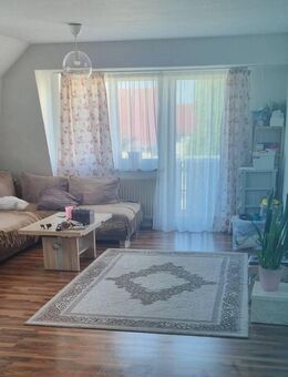 Gemütliche 2-Zimmer-Dachgeschosswohnung mit Balkon - Senden (Bayern)