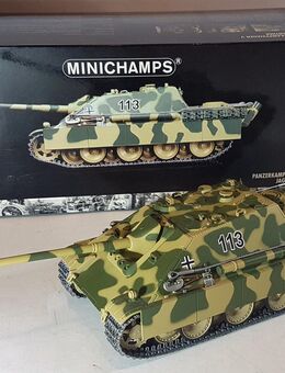 Minichamps Deutscher Panzerkampfwagen V Jagdpanther in Flecktarn-Version Modell-Maßstab: 1:35 - Bovenden