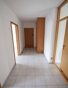 ZU VERKAUFEN: Schöne und sehr gepflegte 3-Zimmerwohnung (ca. 78,57 m²) in ruhiger Lage von Bad Sassendorf mit Balkon und Tiefgaragenstellplatz - Bad Sassendorf
