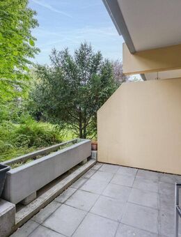 Eigennutzung oder Kapitalanlage - bezugsfrei verfügbar: City-Apartment mit Terrasse und Tiefgarage - München