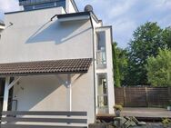 Moderne Doppelhaushälfte mit Terrasse, Garten und EBK und neuem Badezimmer in Windhagen - Windhagen