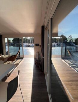 LUXUS Hausboot - 3 Etagen - 100m² Wohnen + 120 m² SONNENTERRASSE - Kamin, Kino, komplett individuell - Potsdam