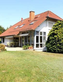 Traumhaftes Wohnjuwel mit Praxisanbau und Gartenidylle in Raboldshausen! - Neuenstein (Hessen)