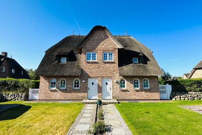 Haushälfte unter Reet in schöner Lage
