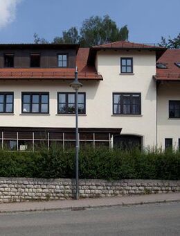 4,5-Zi.-EG-Wohnung mit großzügiger Terrasse im Herzen von Rottenburg - Rottenburg (Laaber)