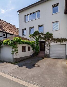 Wohnhaus mit Potenzial in der Altstadt von Arnsberg: Traumblick inklusive! - Arnsberg