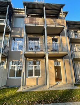Neue Erstbezug-Wohnung im Erdgeschoss mit großer Terrasse u.v.m. mit Blick in den Park im Süden von Amberg - Amberg