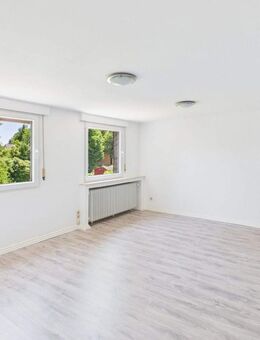 Tolle 3-Zimmer DG Wohnung mit kleiner Dachterrasse - Solingen (Klingenstadt)