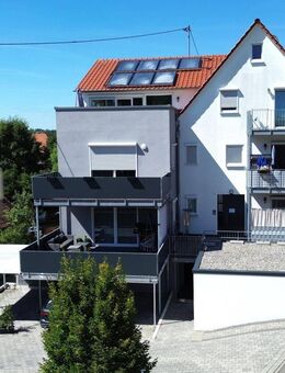 Moderne, barrierefreie Wohnung mit Terrasse und überdachtem Stellplatz - Reutlingen