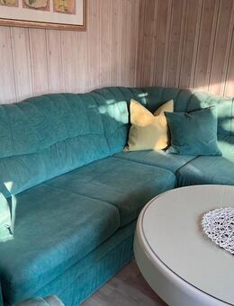Attraktive Eck-Couch in Türkis – Komplettset in sehr gutem Zustand - Berlin