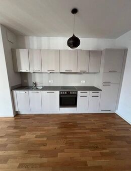 Helle Wohnung mit Einbauküche, Balkon und hochwertiger Ausstattung - Berlin