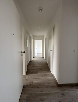 Frisch sanierte 3-Zimmerwohnung mit Balkon - Schladen-Werla