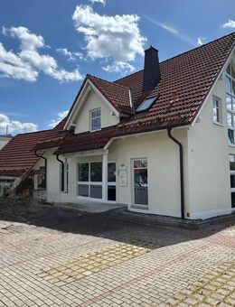 Hochwertige Immobilie mit vielseitiger Nutzungsmöglichkeit und separatem Anbau - Stadtsteinach