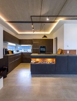 Ideal für Familien - großes Grundstück mit modernem Haus! - Volkach