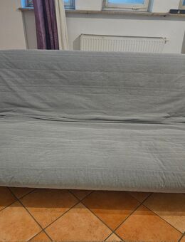 Schlafcouch mit 2 Bezügen - München