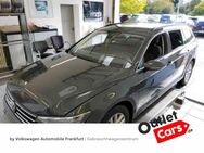 VW Passat Variant, 2.0 TDI Business Heckleuchten Passat, Jahr 2021 - Frankfurt (Main)