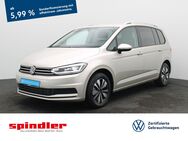 VW Touran, 2.0 TDI Move, Jahr 2024 - Würzburg