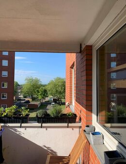 Vermietete 2,5-Zimmer-Eigentumswohnung mit Balkon und Fahrstuhl in Neumünster-Ruthenberg zu verkaufen - Neumünster