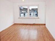 Gemütliche 2 Zimmer Wohnung mit Balkon Weitblick inklusive ! Frei ab 1.7.2025 ! - Remscheid
