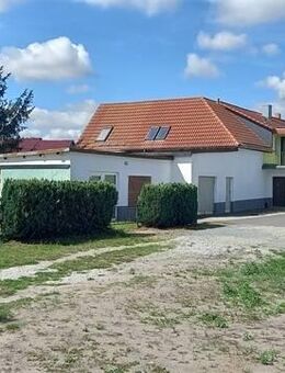 Haus im Haus mit 2 Wohnungen am Ende einer Sackgasse, Toplage - Tettau (Brandenburg)