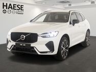 Volvo XC60, Plus Dark B4 Benzin EU6d digitales Sitze HarmanKardon, Jahr 2023 - Wiesbaden Kastel