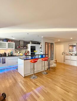 Stilvolle & großzügige 4,5-Zimmer-Wohnung mit sonnigem Balkon in zentraler + grüner Lage - Hannover