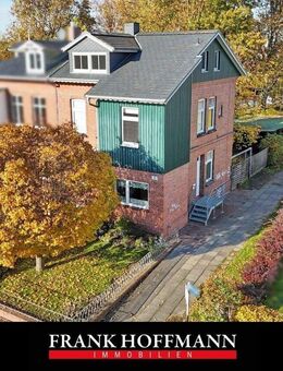 Attraktive Doppelhaushälfte! Historischer Charme trifft auf Moderne in TOP Lage von Glückstadt - Glückstadt