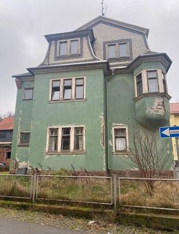 stark sanierungsbedürftige Villa in einen Sanierungsgebiet - Zella-Mehlis