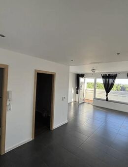 1,5-Zi-Apartment _ ein eigenes Reich über den Wolken - Hattersheim (Main)