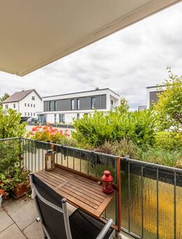 Gepflegte 2-Zimmer-Wohnung (Hochparterre) mit überdachtem Balkon / plus Stellplatz - Lohmar