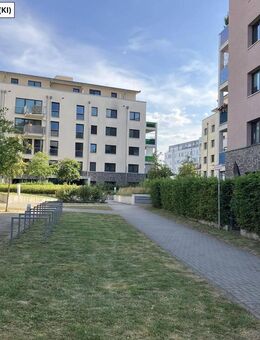 Elegante 4-Zimmer-Maisonette mit Balkon & TG-Stellplatz - Wohnen über den Dächern von Offenbach - Offenbach (Main)