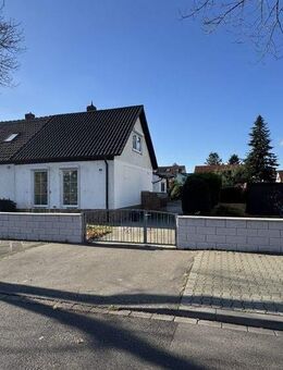 Sanierte Doppelhaushälfte mit großem Grundstück - Mannheim