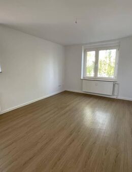Zentraler gehts nicht: 4 Zimmer Wohnung am Willy-Brandt-Platz frei! - Gütersloh