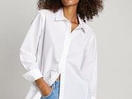 Pepe Jeans Hemdbluse mit Ton-in-Ton Logostickerei auf der Brust